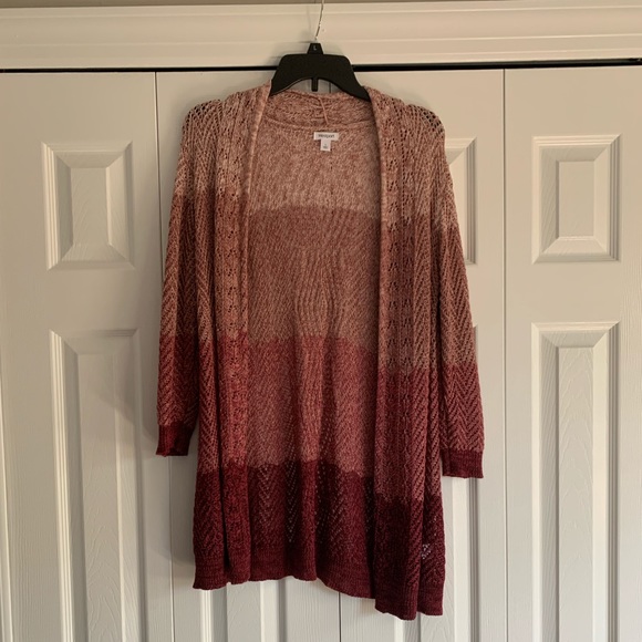Beautiful barely worn cardigan, perfect for sweater weather season! - Picture 1 of 2